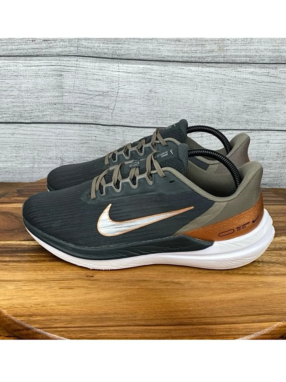 Nike Air Winflo 9 Grey Metallic Copper Running Shoe DD8686-005 Women’s Size 9.5